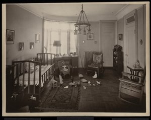 Een kinderkamer in de A.C. Cronin-residentie, 1915-16 door Byron Company